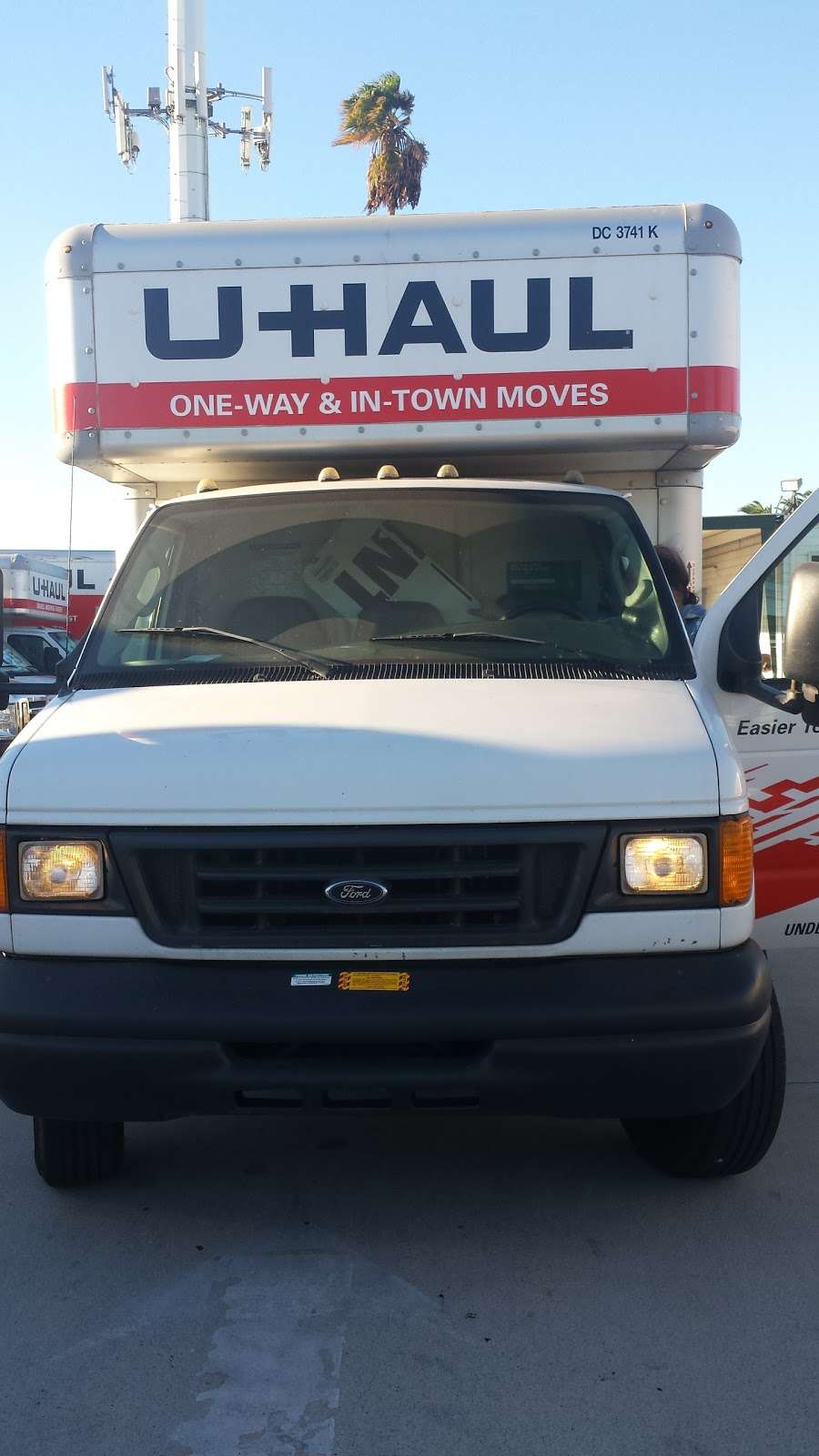 U-Haul at Van Buren | 3600 Van Buren Boulevard, Riverside, CA 92503 | Phone: (951) 688-7672