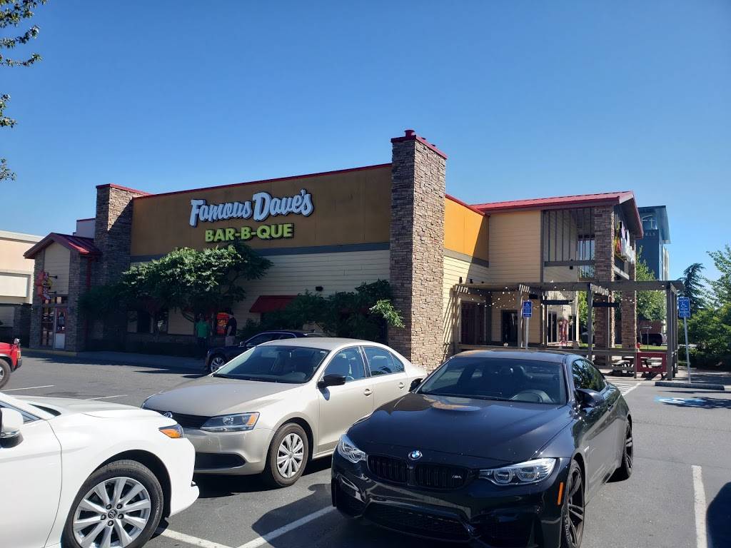 Famous Daves Bar-B-Que | 9911 NE Cascades Pkwy, Portland, OR 97220, USA | Phone: (503) 493-9000