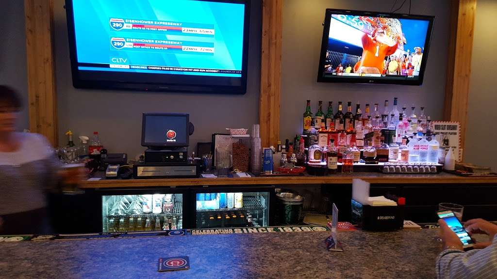 Chrissys Gaming Bar & Grill | 552 N Gary Ave, Carol Stream, IL 60188, USA | Phone: (630) 765-7131