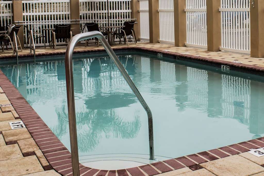 Comfort Inn & Suites Maingate South | 4095 Hotel Dr, Davenport, FL 33897 | Phone: (863) 353-4510