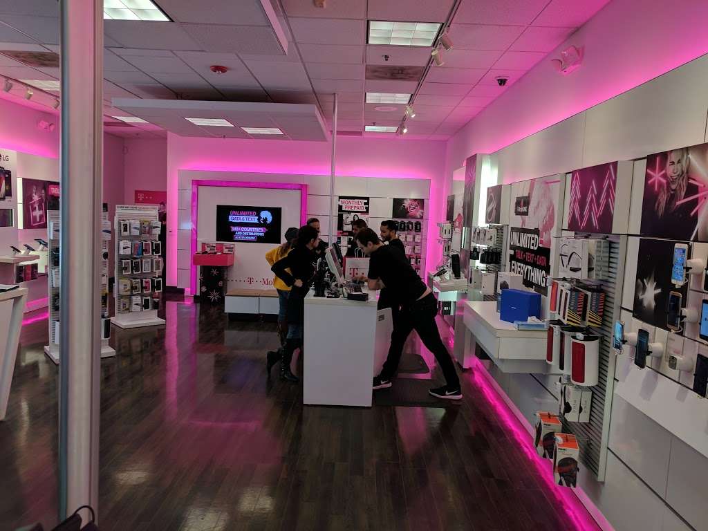 T-Mobile | 8516 NW Prairie View Rd, Kansas City, MO 64153, USA | Phone: (816) 741-8986