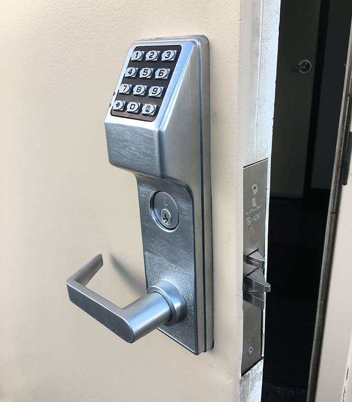 Electronic Key Locks Indianapolis | W, 2424 Doctor M.L.K. Jr St, Indianapolis, IN 46208, USA | Phone: (317) 376-8334