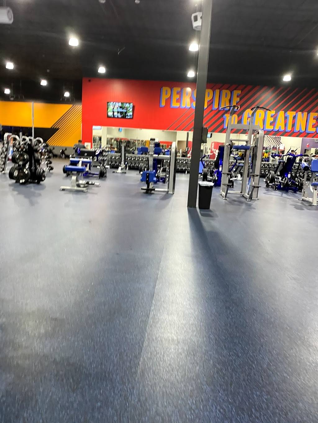 Crunch Fitness - Avondale | 10050 W McDowell Rd #120, Avondale, AZ 85392, USA | Phone: (623) 936-0412