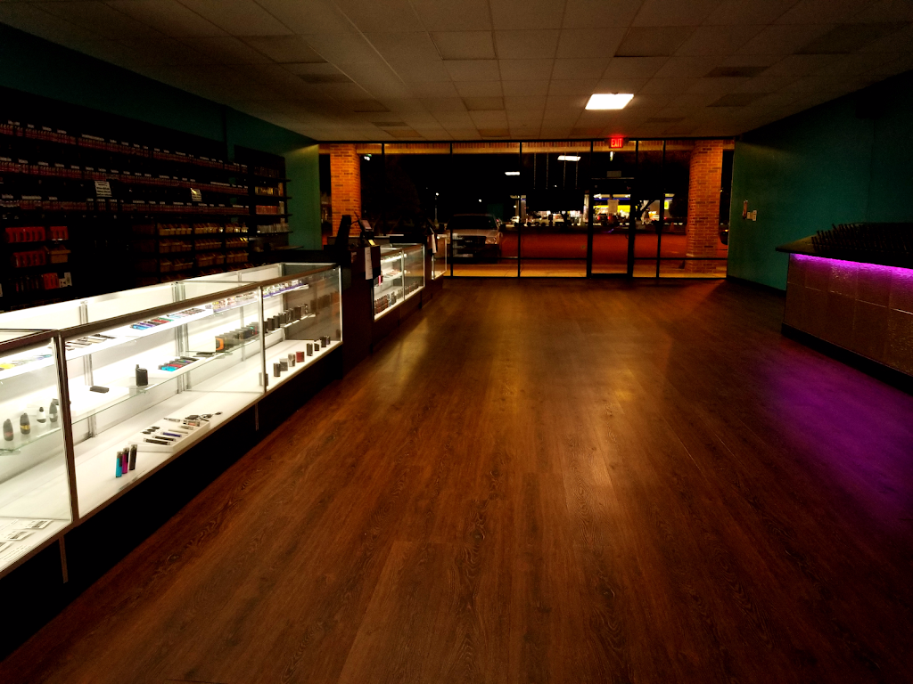 Boomtown Vapor Baytown | 3415 Garth Rd, Baytown, TX 77521, USA | Phone: (281) 837-5360