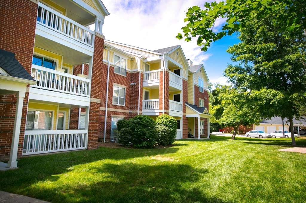 The Residence at White River Apartments | 3861 Gable Ln Dr, Indianapolis, IN 46228, USA | Phone: (317) 689-0649