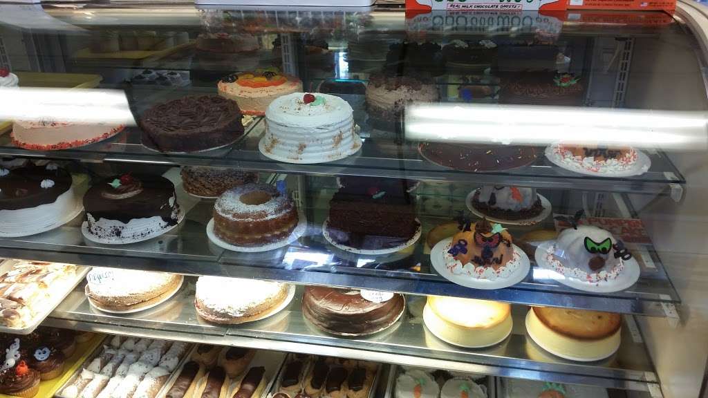 Holtermanns Bakery | 405 Arthur Kill Rd, Staten Island, NY 10308, USA | Phone: (718) 984-7095