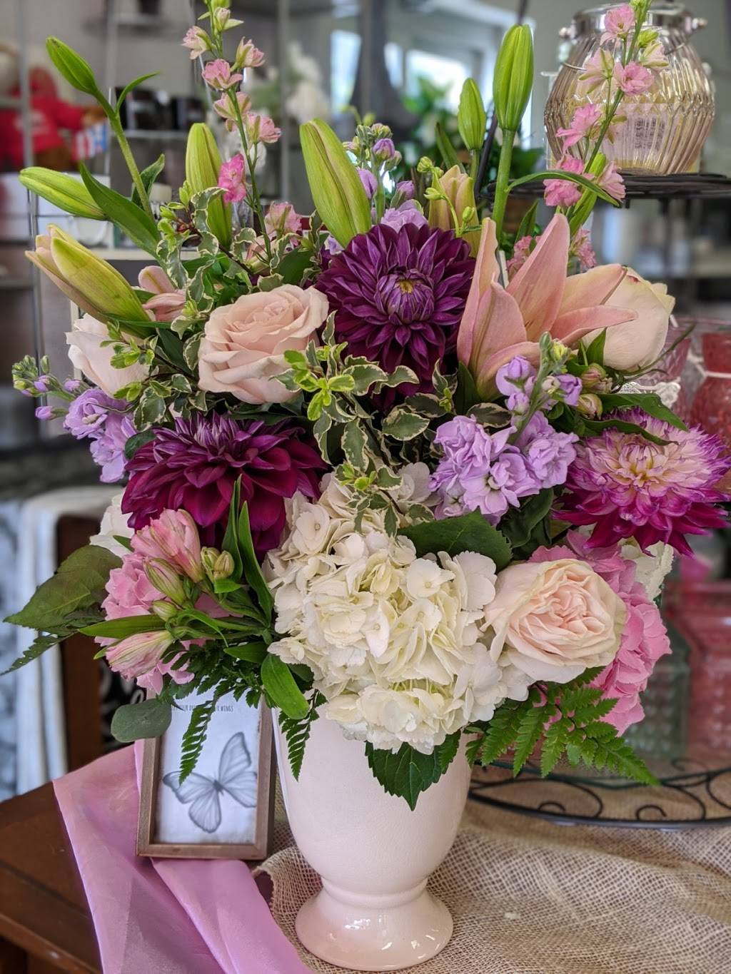 Expressions Floral Design Studio | 1247 N Hamilton Rd, Columbus, OH 43230 | Phone: (614) 858-0444