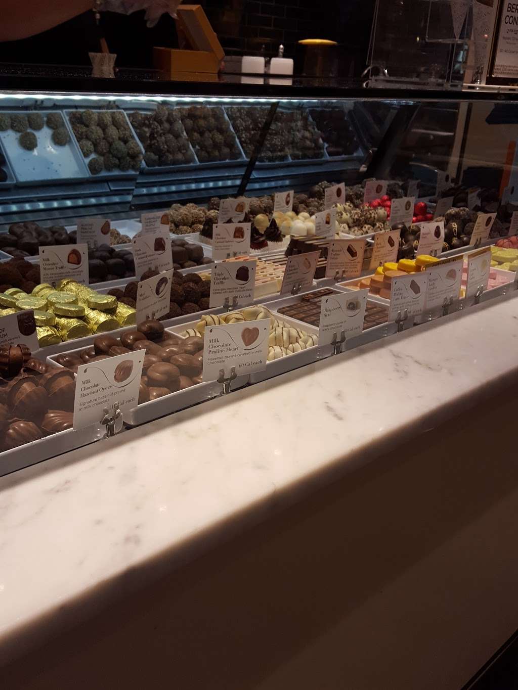 Godiva Chocolatier | 1961 Chain Bridge Rd, McLean, VA 22102, USA | Phone: (703) 448-4825