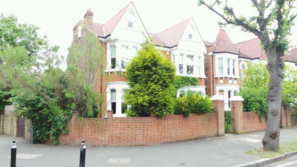 Avenue Framing | 1 North Ave, London W13 8AP, UK | Phone: 07803 271063