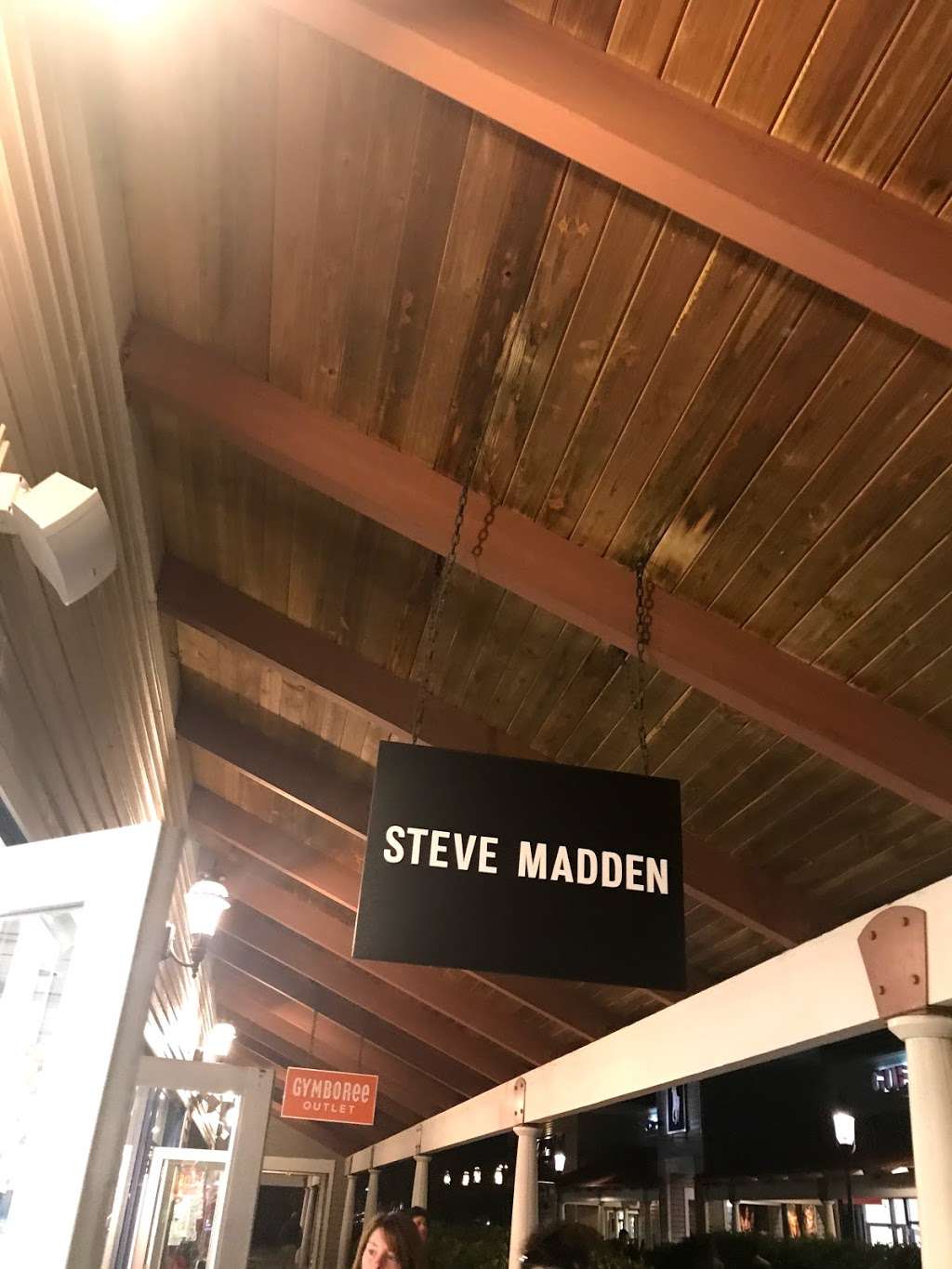 Steve Madden Outlet | 1 Outlet Blvd #0615, Wrentham, MA 02093, USA