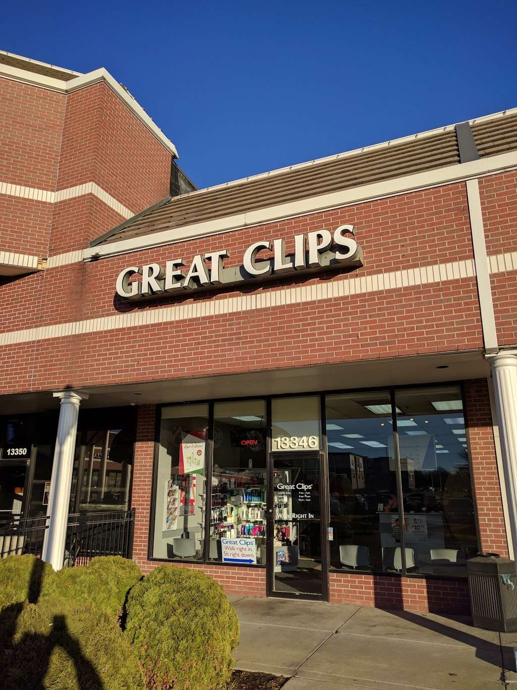 Great Clips | 13346 College Blvd, Lenexa, KS 66210, USA | Phone: (913) 339-9590