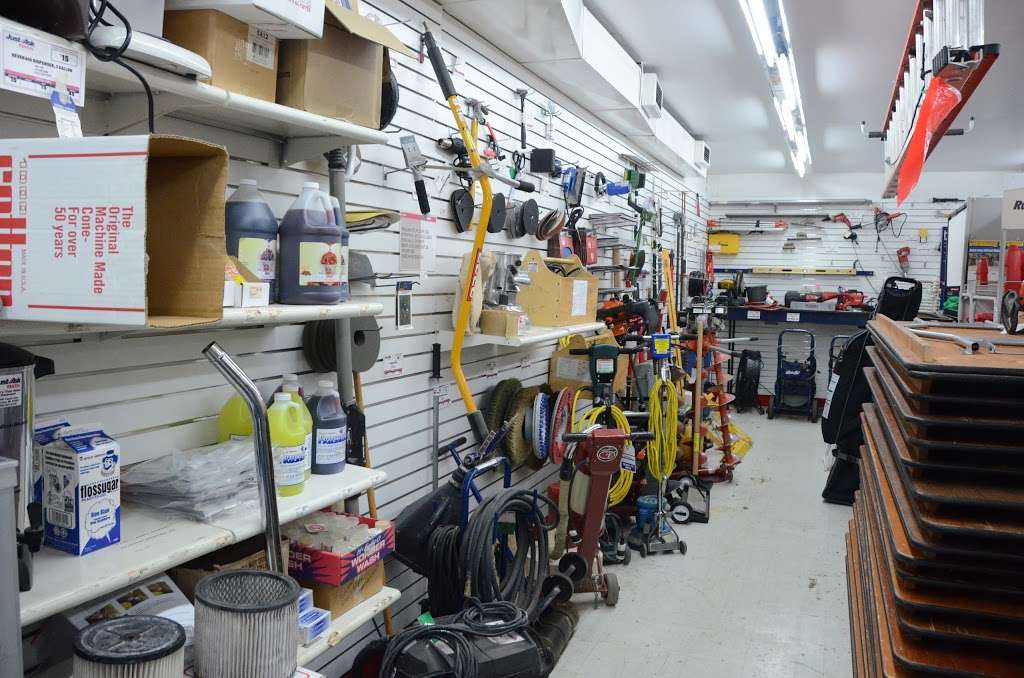 Lees True Value - hardware store  | Photo 9 of 10 | Address: 1950 Taylor Ave, Racine, WI 53403, USA | Phone: (262) 637-6145