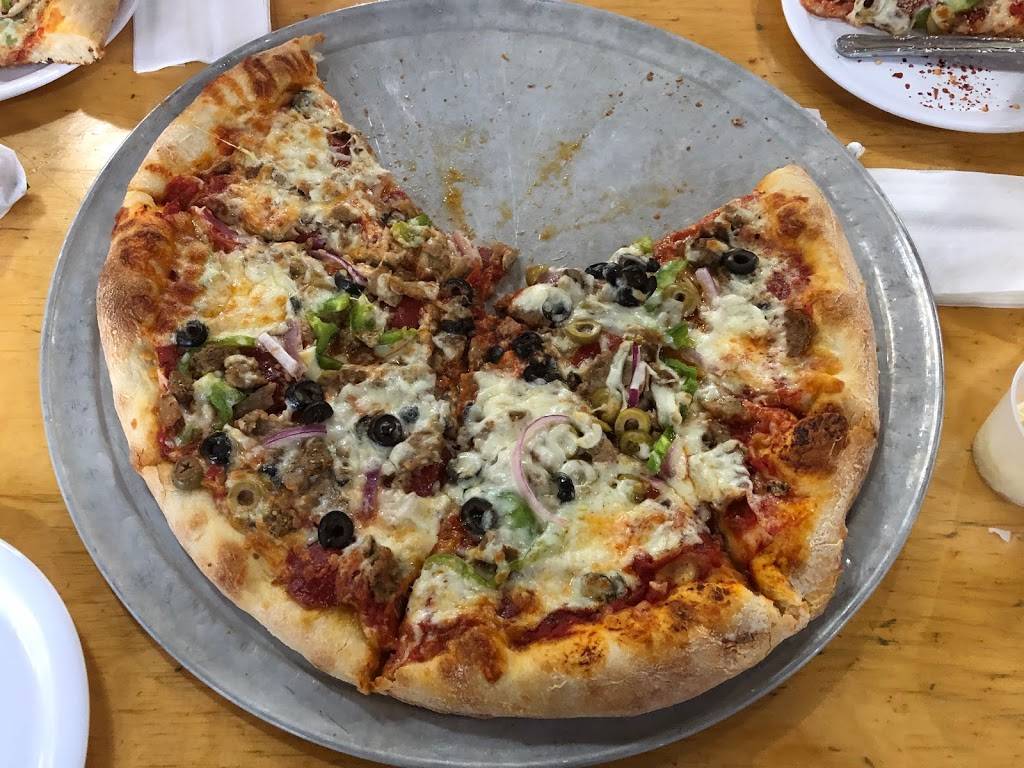 Fellinis Pizza | 2820 Lavista Rd, Decatur, GA 30033, USA | Phone: (404) 633-6016