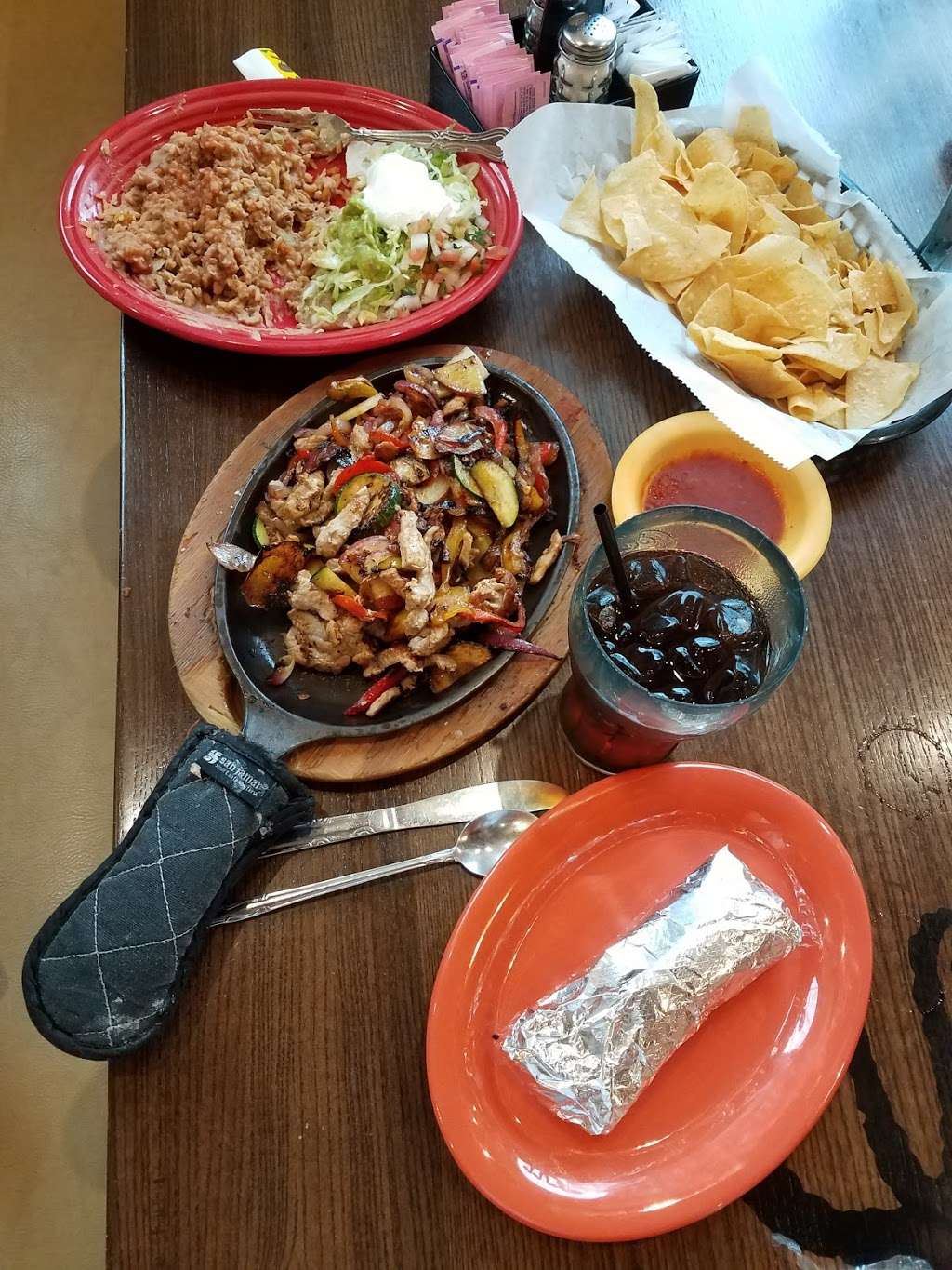 La Fuente Mexican Restaurant | 700 Watson Dr, Kearney, MO 64060 | Phone: (816) 903-9922