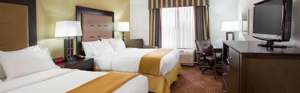 Holiday Inn Express & Suites Martinsville-Bloomington Area | 2233 Burton Ln, Martinsville, IN 46151, USA | Phone: (765) 813-3999