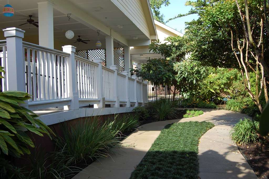 AutumnGrove Cottage at The Heights | 1405 W 24th St, Houston, TX 77008, USA | Phone: (713) 489-1309