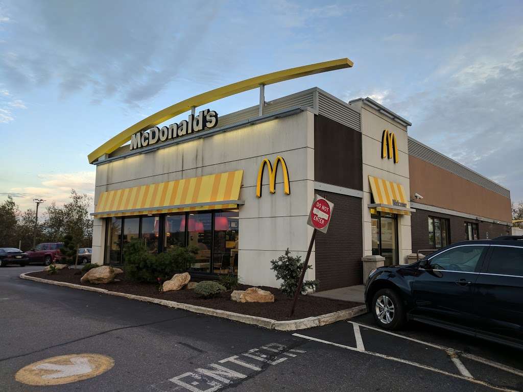 McDonalds | 960 Schuylkill Mall, Frackville, PA 17931, USA | Phone: (570) 874-4434