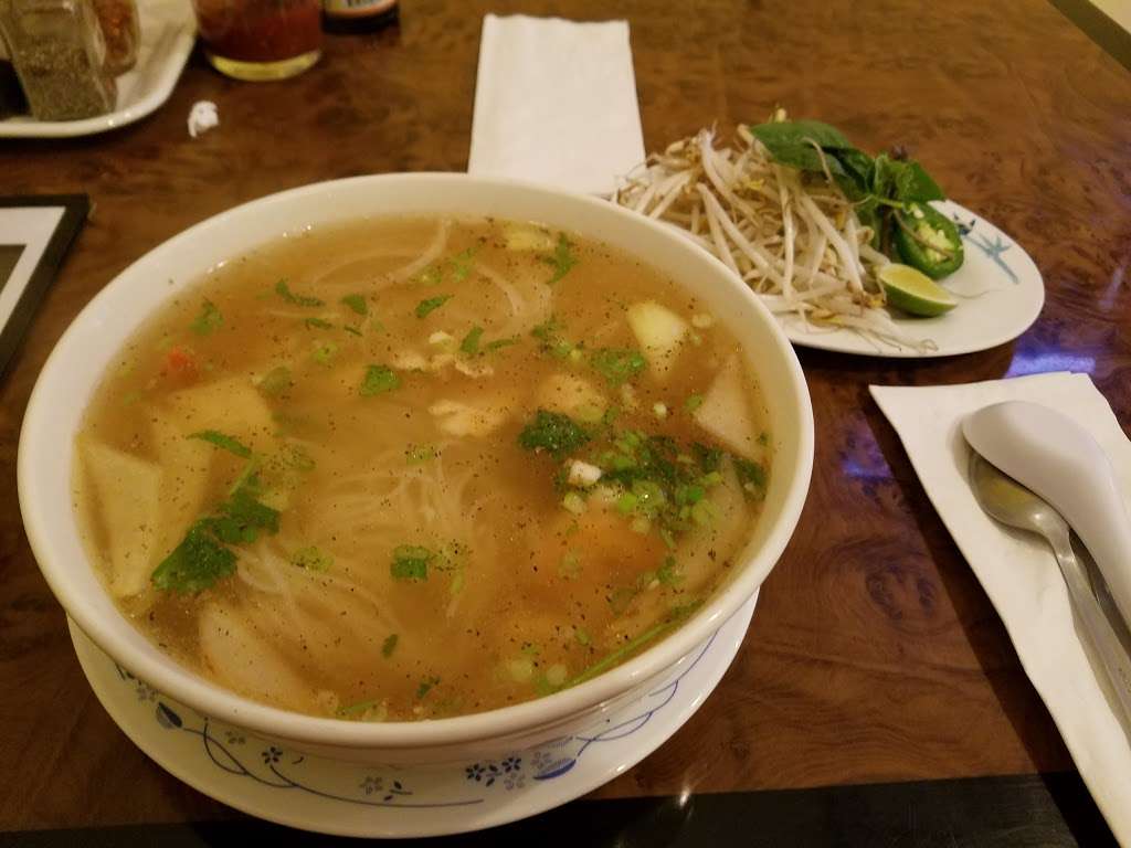 Pho 98 | 318 E Gold St, Kings Mountain, NC 28086, USA | Phone: (704) 734-1817