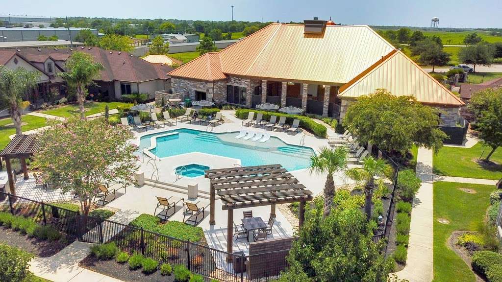 Attiva Pearland Active Living Apartments by Cortland | 4055 Village Dr, Pearland, TX 77581 | Phone: (281) 884-3081