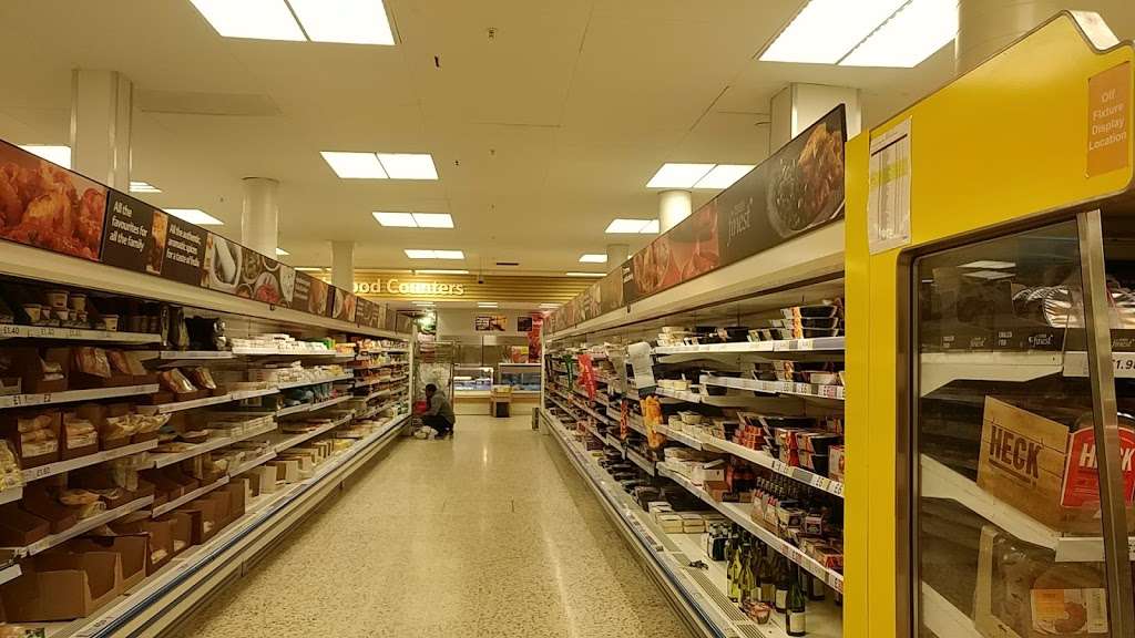 Tesco Extra | Lakeside, Cygnet View, Grays RM20 1TX, UK | Phone: 0345 677 9209