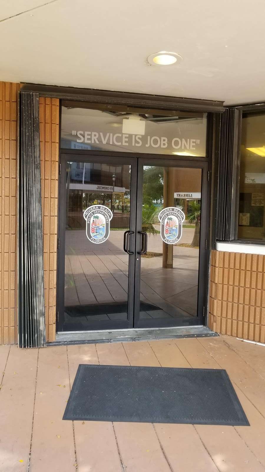 Riviera Beach Police Department | 600 W Blue Heron Blvd, Riviera Beach, FL 33404, USA | Phone: (561) 845-4123