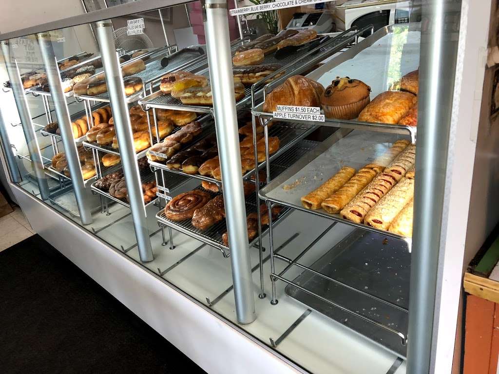 Fairway Park Donuts | 31125 Mission Blvd, Hayward, CA 94544, USA | Phone: (510) 431-3143