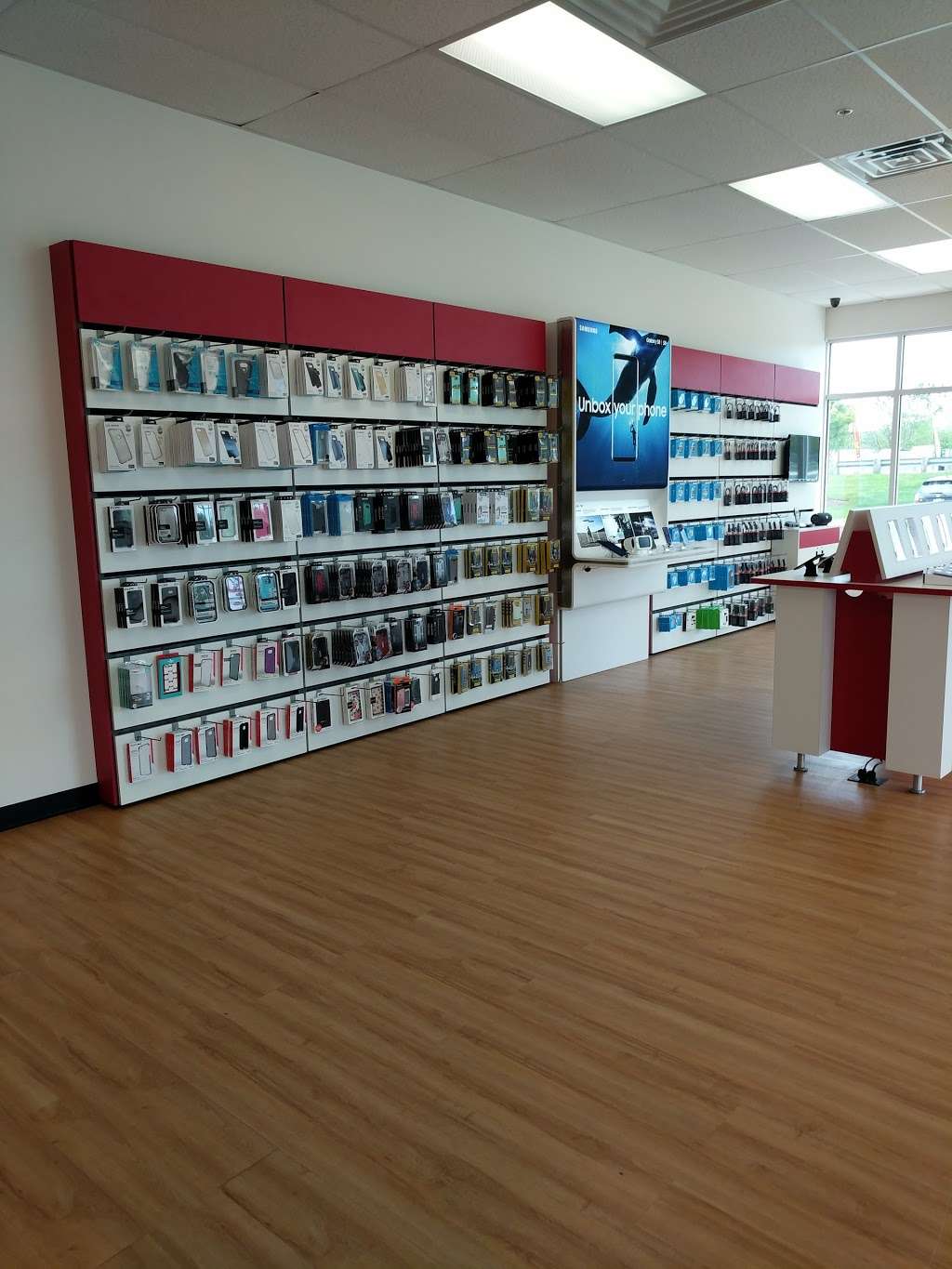 Verizon Authorized Retailer – GoWireless | 19 D, Manchester Rd #1, Derry, NH 03038, USA | Phone: (603) 425-1110