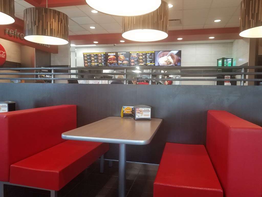 CARLS JR. | 2301 FM523, Angleton, TX 77515 | Phone: (979) 849-5936