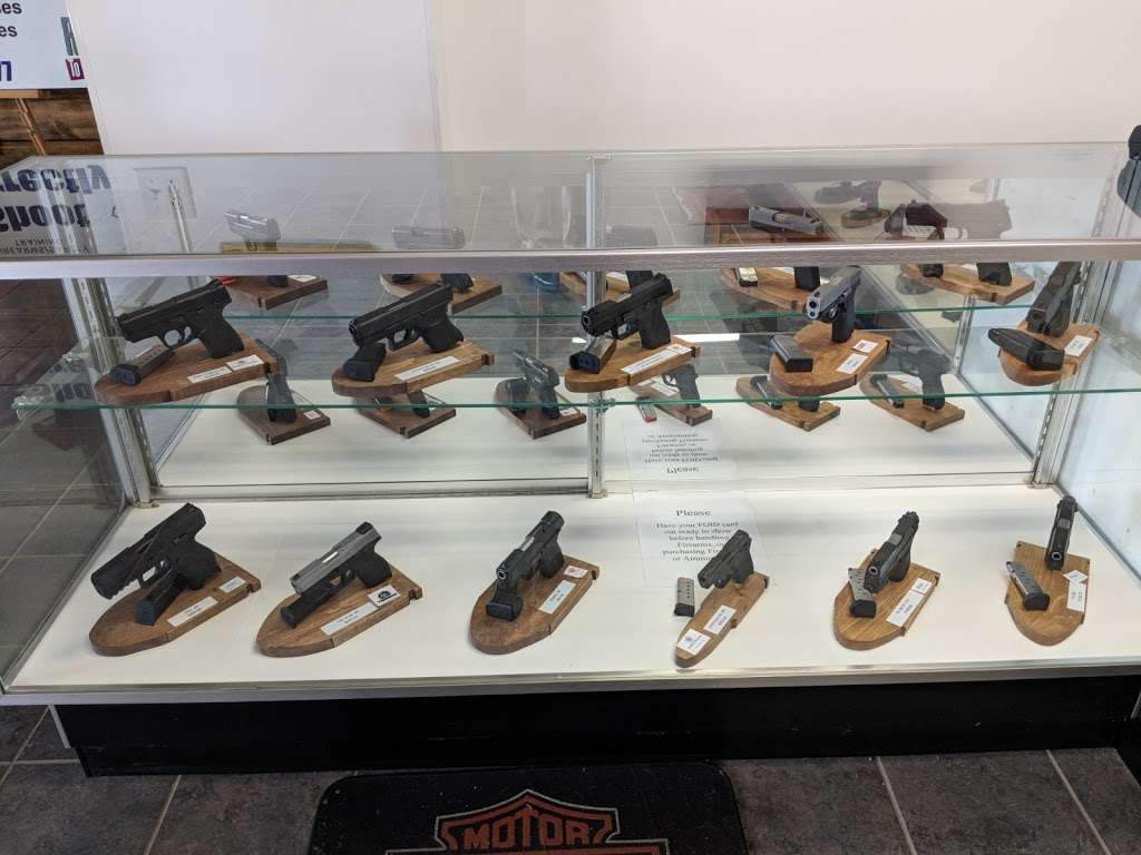 Mikes Guns & Ammunition | 440 S Schuyler Ave, Bradley, IL 60915, USA | Phone: (815) 955-9966