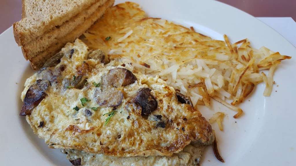 Sams Diner | 28432 N Lake Dr, Waterford, WI 53185, USA | Phone: (262) 662-4200