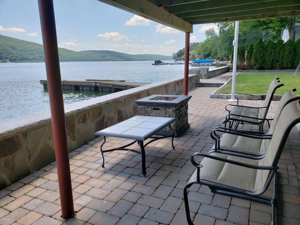 Lakefront Escape Suites | 618 Jersey Ave, Greenwood Lake, NY 10925, USA