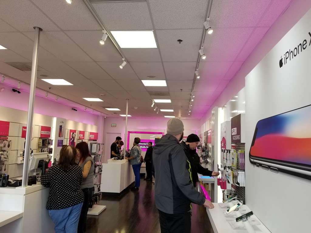 T-Mobile | 6500 Eastern Ave Ste A, Baltimore, MD 21224, USA | Phone: (410) 633-1479