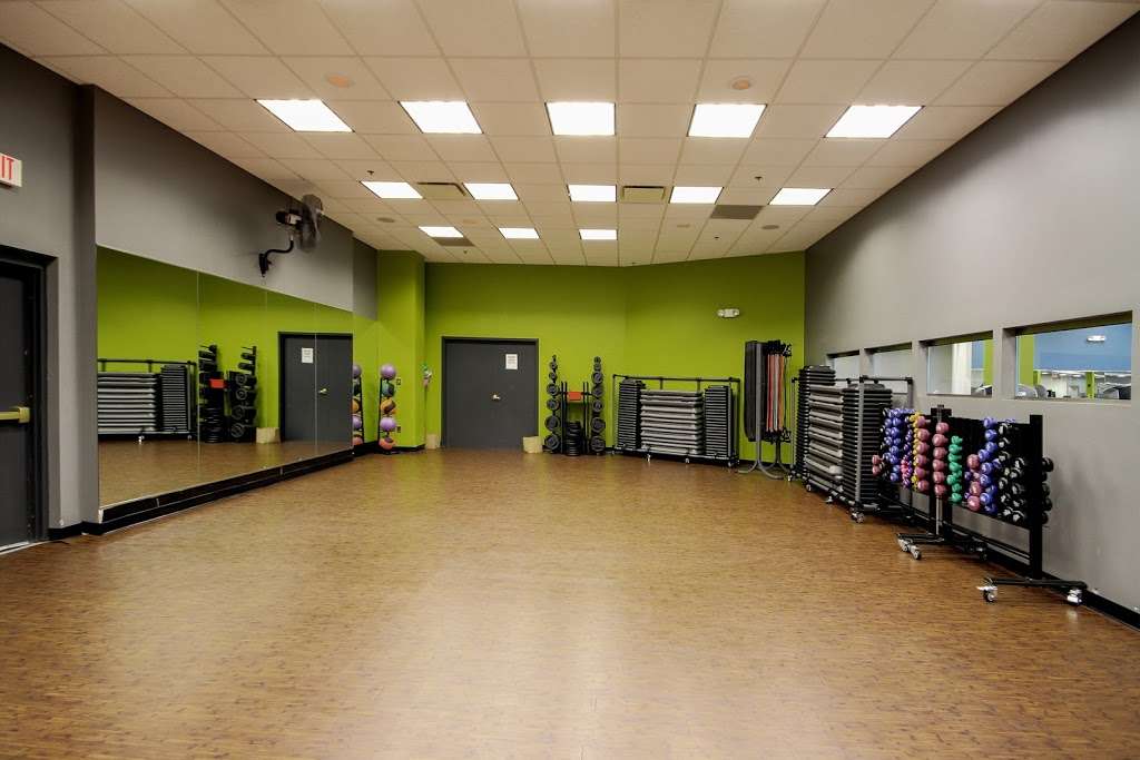 Onelife Fitness - Gainesville Express Gym | 7500 Limestone Dr, Gainesville, VA 20155, USA | Phone: (571) 261-6100