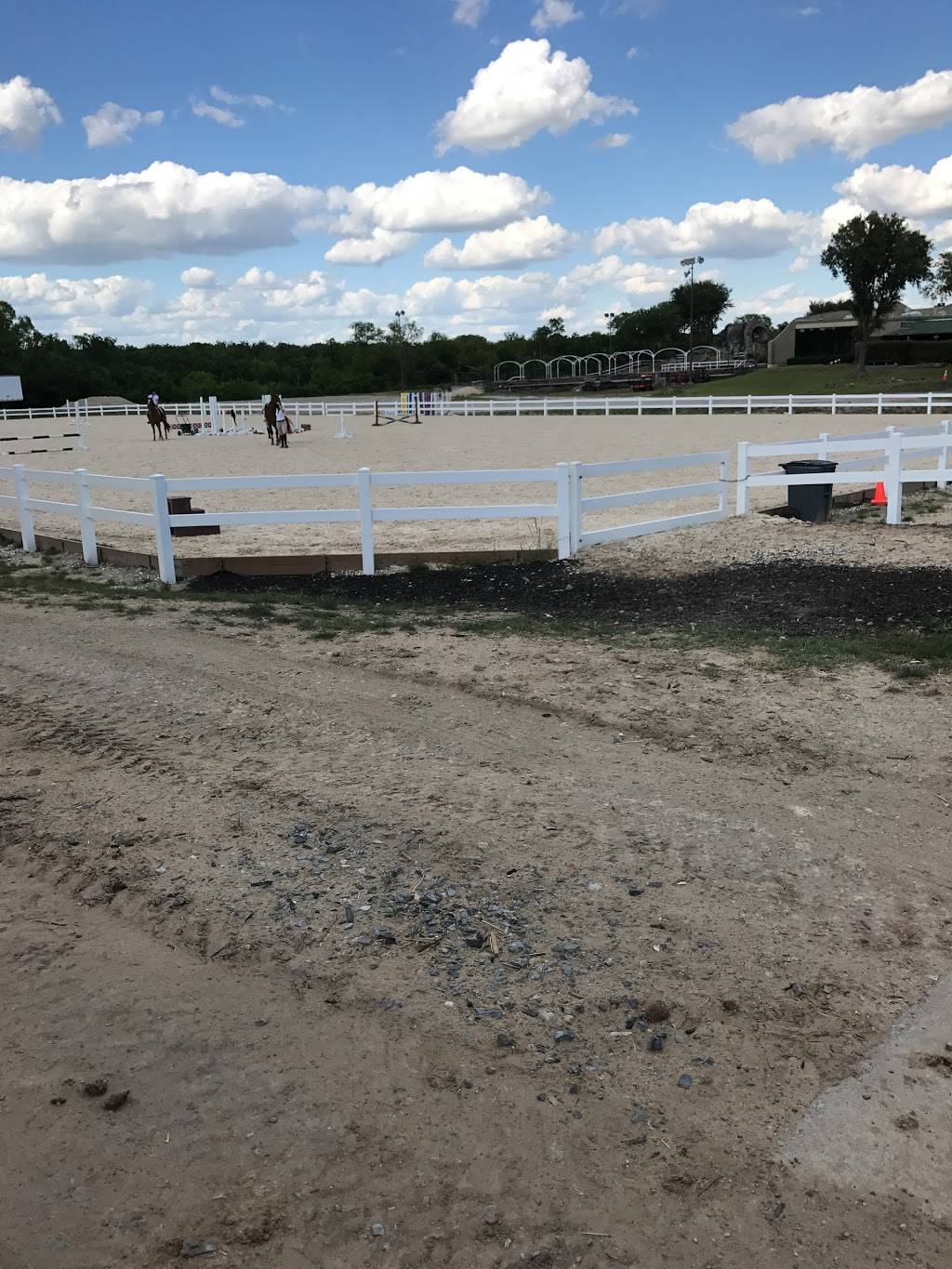 Dallas Equestrian Center | 8787 Park Ln, Dallas, TX 75231, USA | Phone: (214) 304-5750