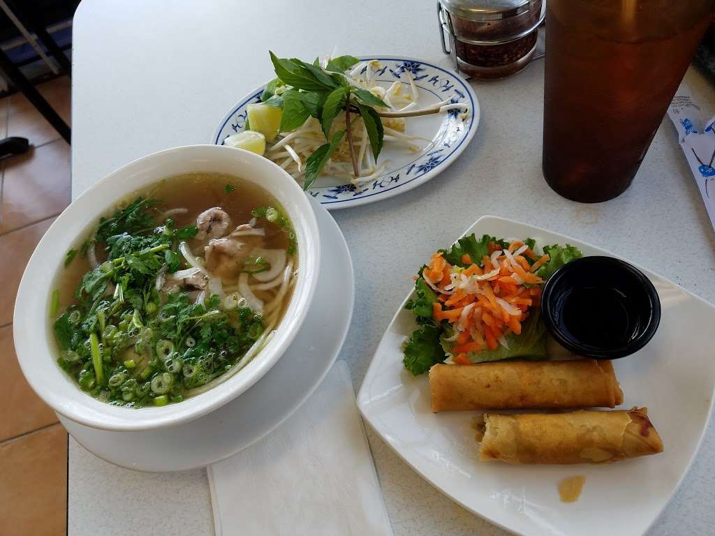 Pho broadway noodle soup | 3418 Broadway St, Houston, TX 77017, USA | Phone: (713) 847-8820