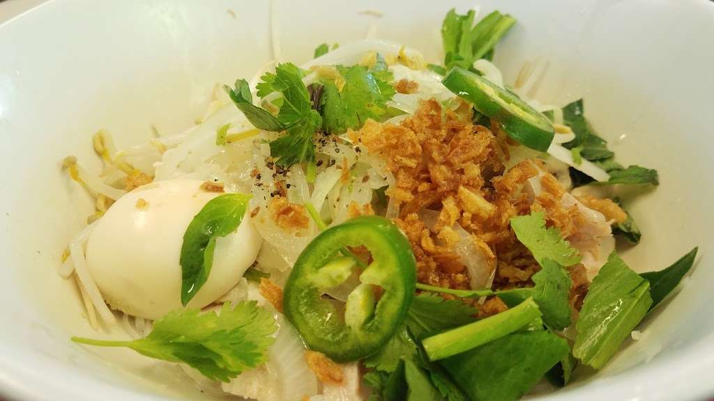 Pho Binh Trailer | 10928 Beamer Rd, Houston, TX 77089, USA | Phone: (281) 484-3963