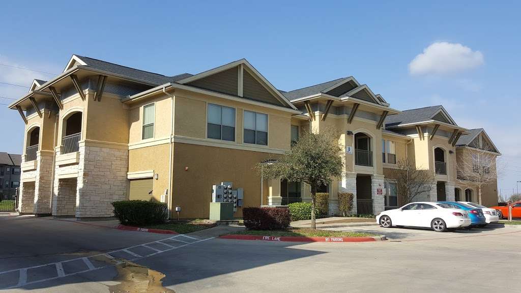 Dolce Living Rosenberg Apartment Homes | 7145 Reading Rd, Rosenberg, TX 77471, USA | Phone: (281) 239-0595