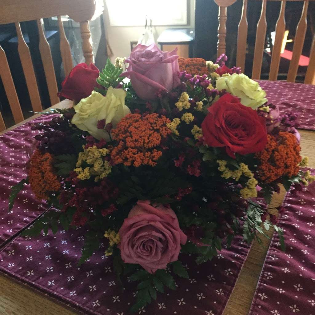 Mums the Word Floral Shoppe | 129 Merchants Way, Marlton, NJ 08053, USA | Phone: (856) 988-9277