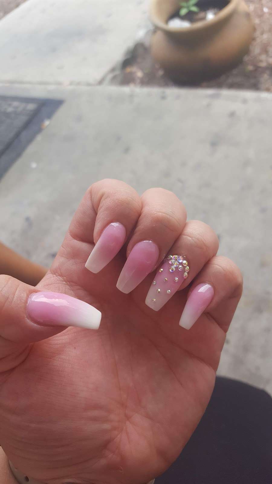 Lucky Nails and Spa | 130 SE Plaza Rd, Winter Haven, FL 33880, USA | Phone: (863) 291-0900