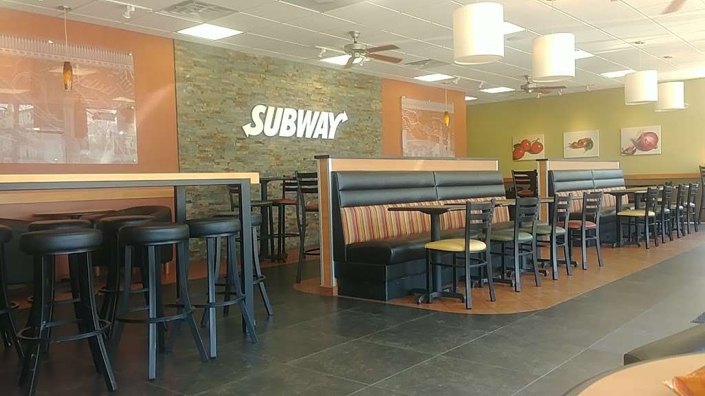 Subway Restaurants | 333 S Arlington Heights Rd, Arlington Heights, IL 60005, USA | Phone: (847) 632-0740