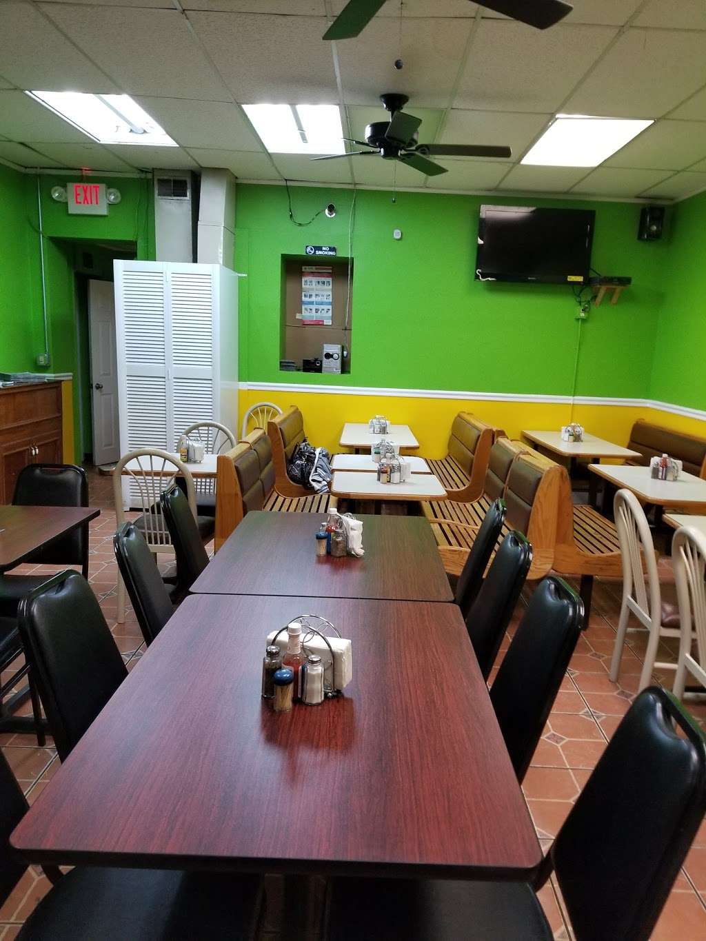 Franks Restaurant | 220 E Main St, Bound Brook, NJ 08805 | Phone: (732) 369-6673