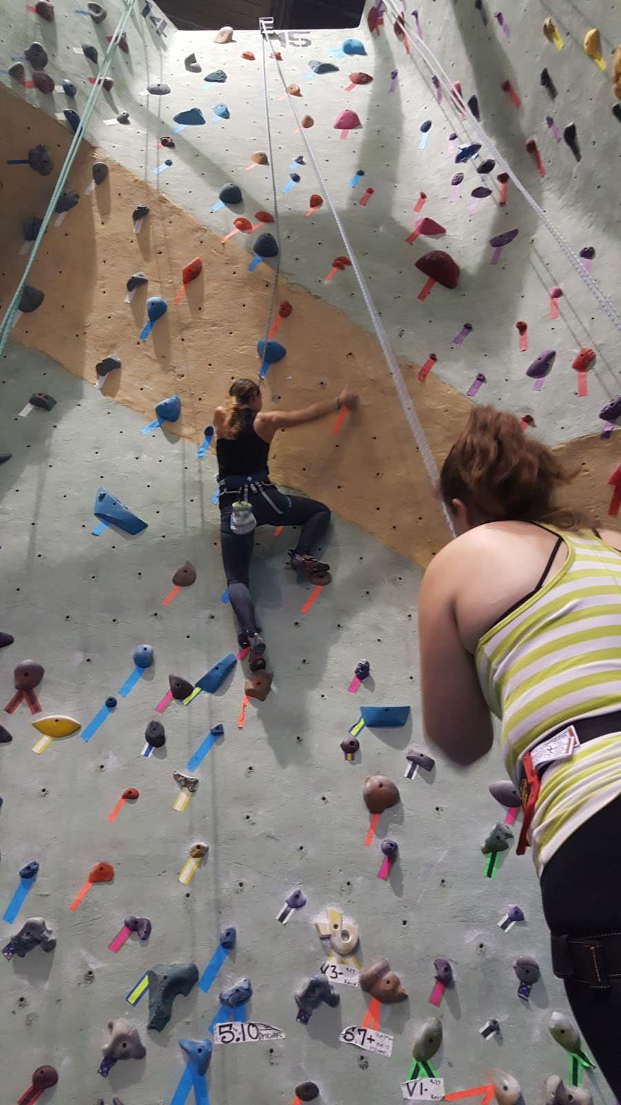 Go Vertical | 950 N Penn St, Philadelphia, PA 19123, USA | Phone: (215) 928-1800