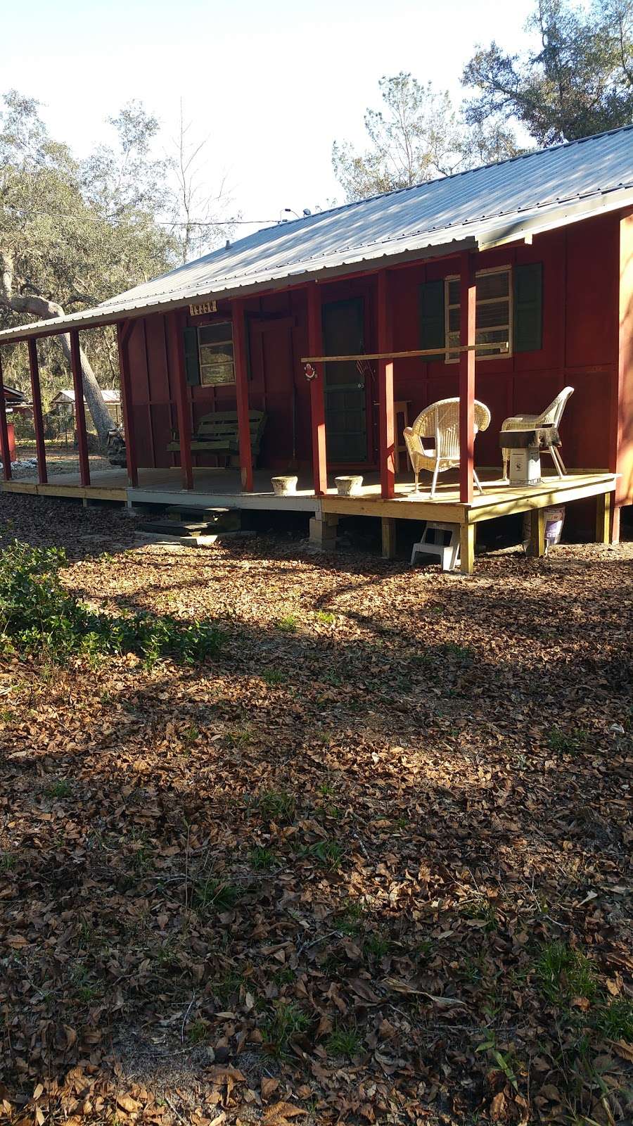 Rustic 2 Bedroom in the Forest | 19350 SE 95th Pl, Ocklawaha, FL 32179, USA | Phone: (813) 477-4288