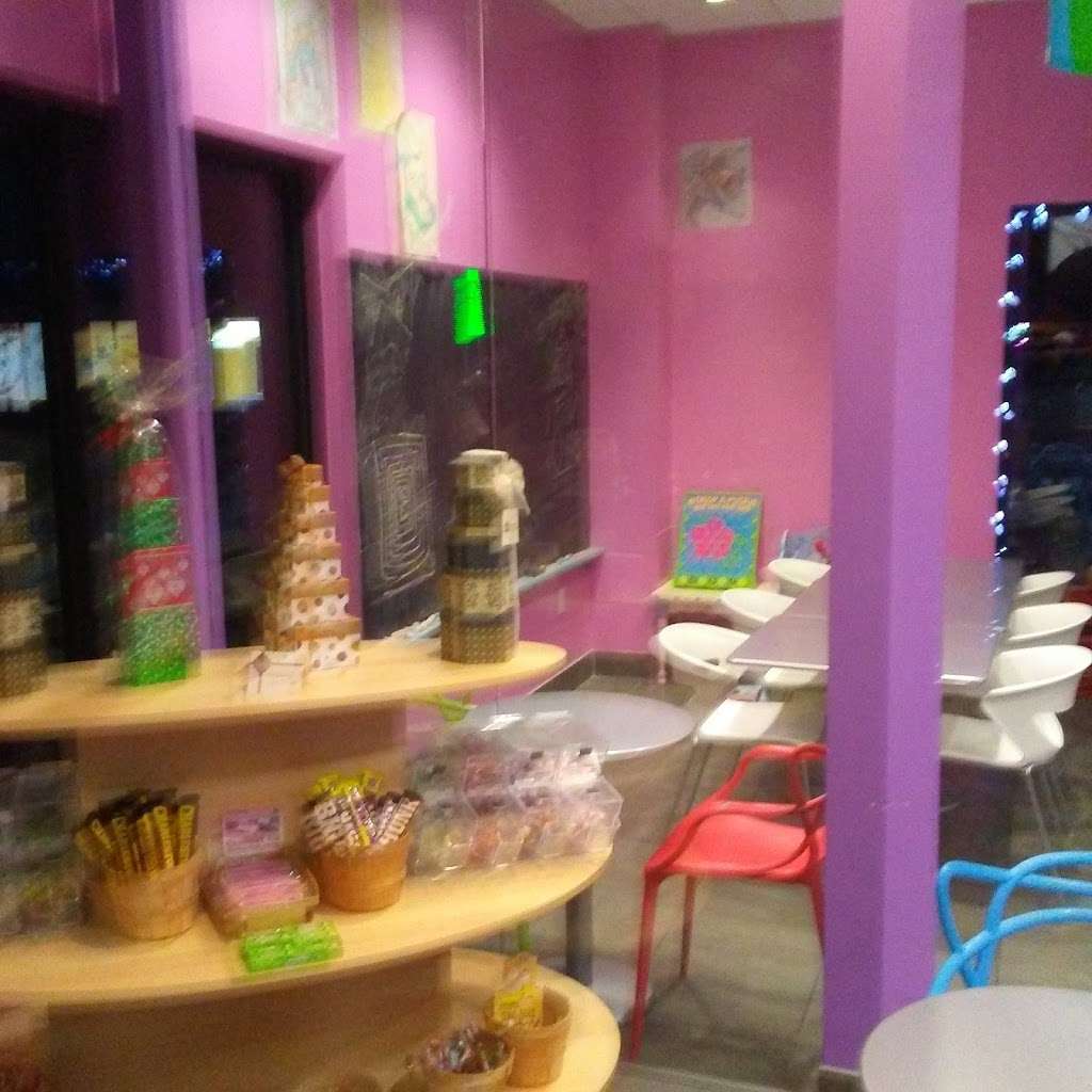 Sweeties FroYo Cafe | 8221 S Holly St, Centennial, CO 80122, USA | Phone: (720) 484-6627