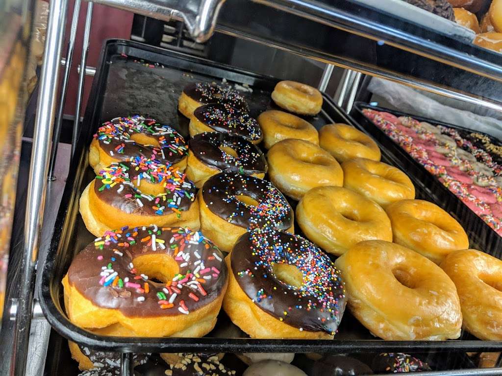 Yum Yum Donuts | 17210 Prairie Ave, Torrance, CA 90504, USA