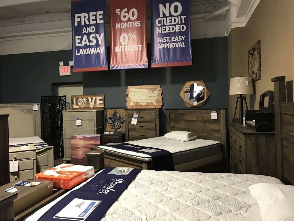 Walls Furniture & Mattress | 3611 N Nebo Rd, Muncie, IN 47304, USA | Phone: (765) 286-5494