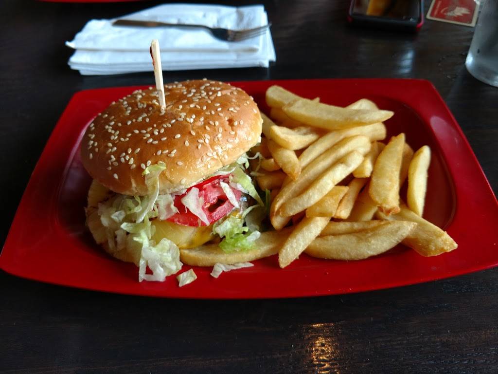 Red Robin Gourmet Burgers and Brews | 3977 Morse Crossing, Columbus, OH 43219, USA | Phone: (614) 475-5200