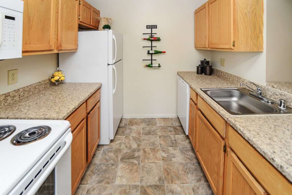 Fox Run Apartments & Townhomes | 900 Woodchuck Pl, Bear, DE 19701, USA | Phone: (302) 894-7782