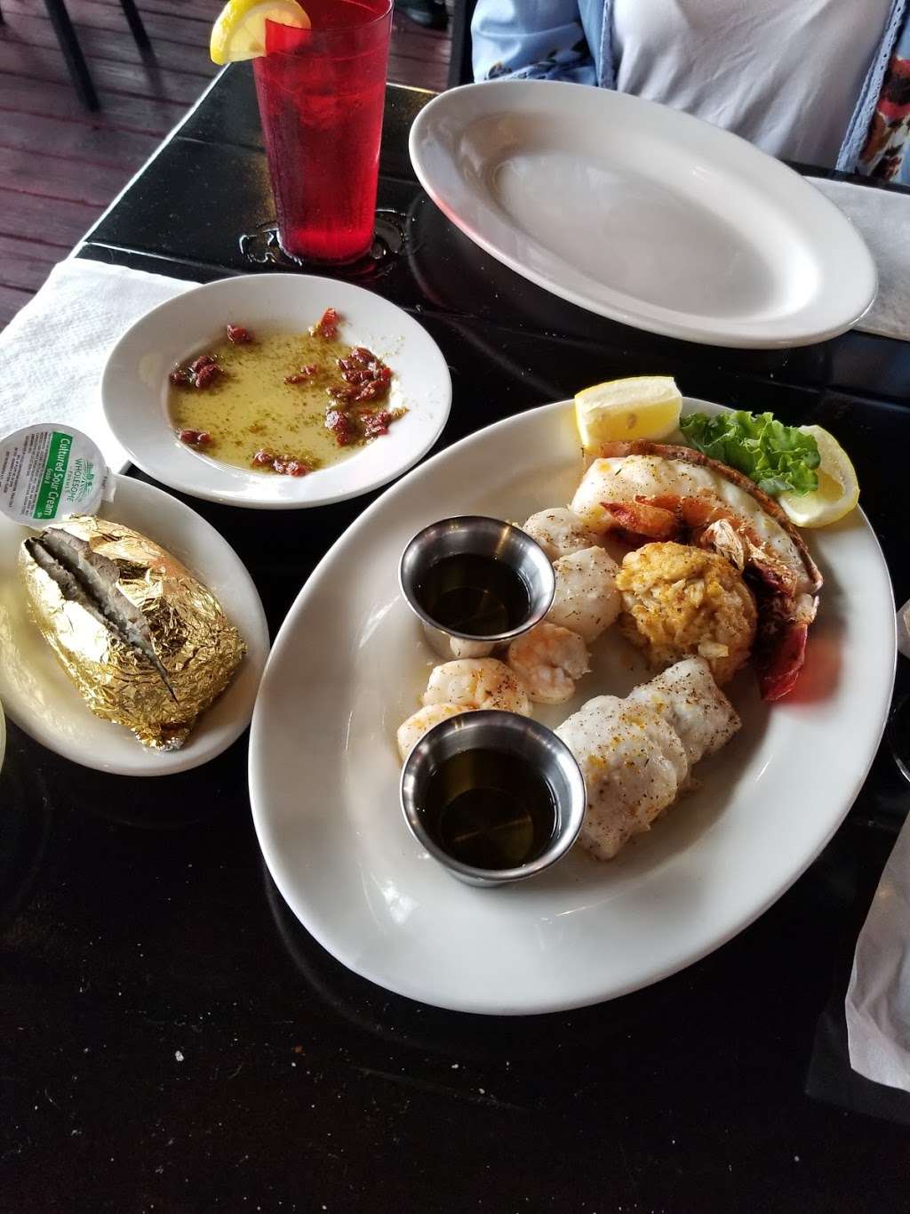 Maries Seafood | 4304 Park Rd, Sea Isle City, NJ 08243, USA | Phone: (609) 263-3474