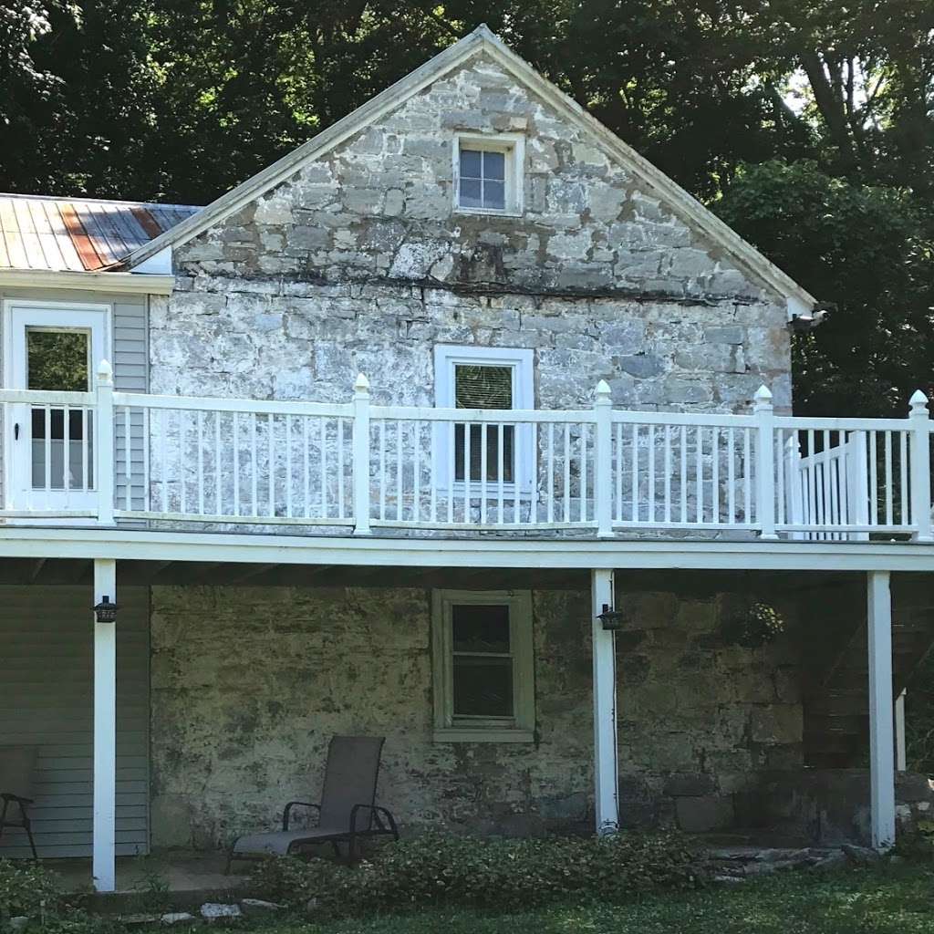 Stone River House | 3685 River Rd, Shepherdstown, WV 25443, USA